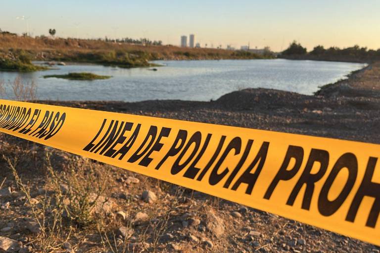Flota cadáver por el río Humaya en el poblado de La Guásima
