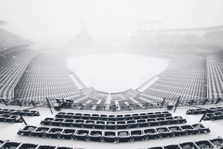Suspenden por nieve juego de Nacionales-Rockies; habrá doble tanda el domingo