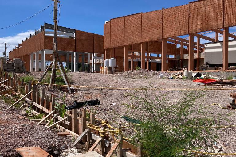 Contempla Rocha Moya concluir Polideportivo Marco Verde y ampliar Avenida Delfín en Mazatlán con presupuesto estatal 2026