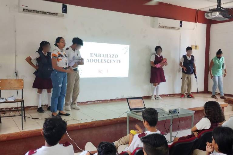 Lleva DIF Escuinapa pláticas sobre embarazo adolescente a escuelas