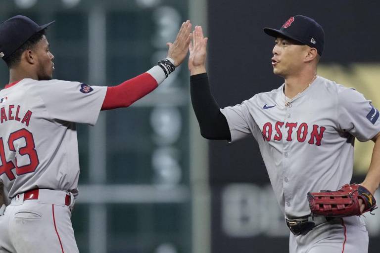 Medias Rojas vuelven a imponerse a Astros detrás de Rafaela, Hamilton