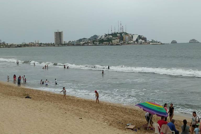 Asustó ‘Nora’ a turistas que planeaban viajar a Mazatlán el último fin de semana de vacaciones