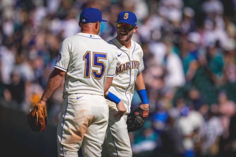 Marineros se llevan serie larga contra Atléticos y se acercan en la lucha por un wild card