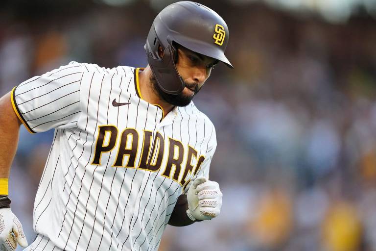 Eric Hosmer llega a los Medias Rojas, tras vetas cambio a Nacionales