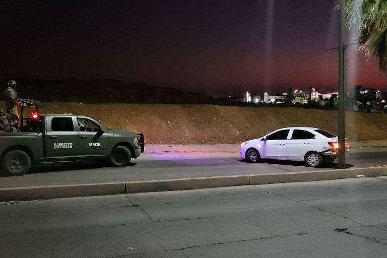Ejército Mexicano encuentra armas dentro un auto abandonado en Culiacán