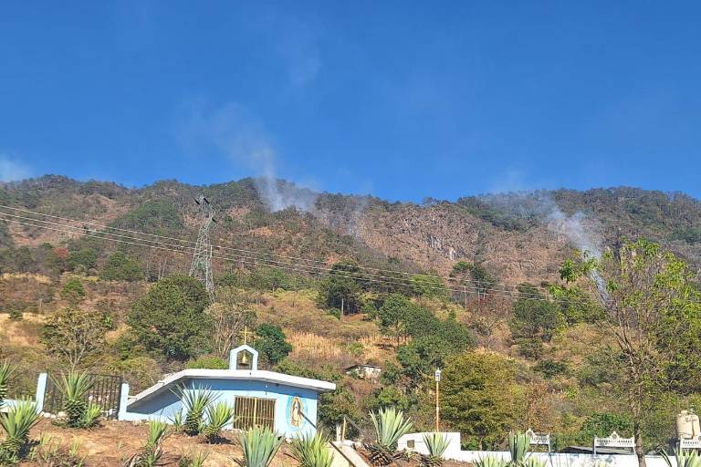 Reportan que incendio en la sierra de Concordia ahora está en la comunidad de Potrerillos
