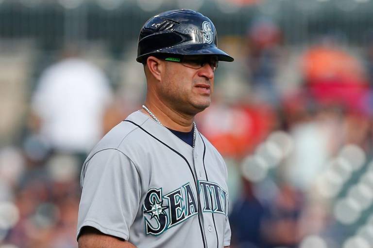 Manny Acta regresa al puesto de coach de banca de los Marineros