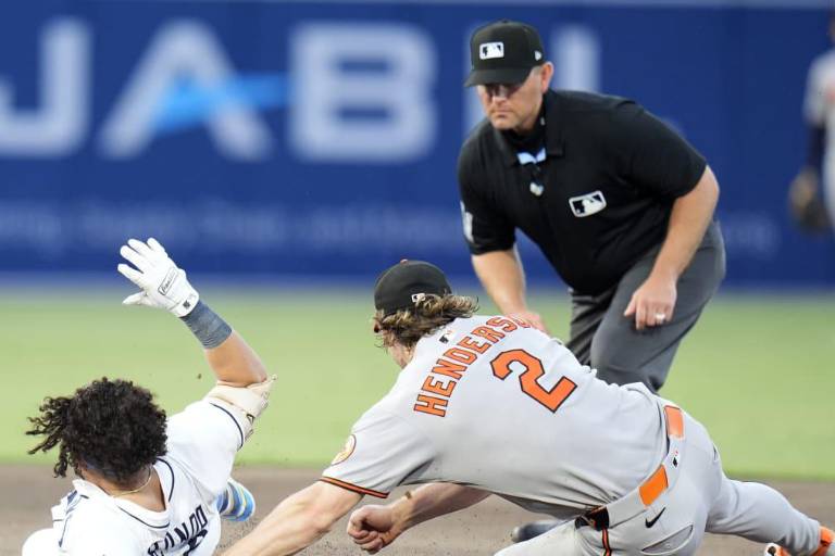 Laureano remolca dos y Orioles dominan a Rays en la Florida