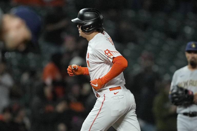 Gigantes de San Francisco inhabilitan a Flores; sube Dubón