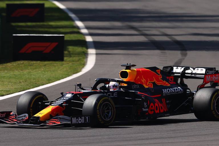 Checo Pérez, el primer mexicano en subir al podio en el Gran Premio de México