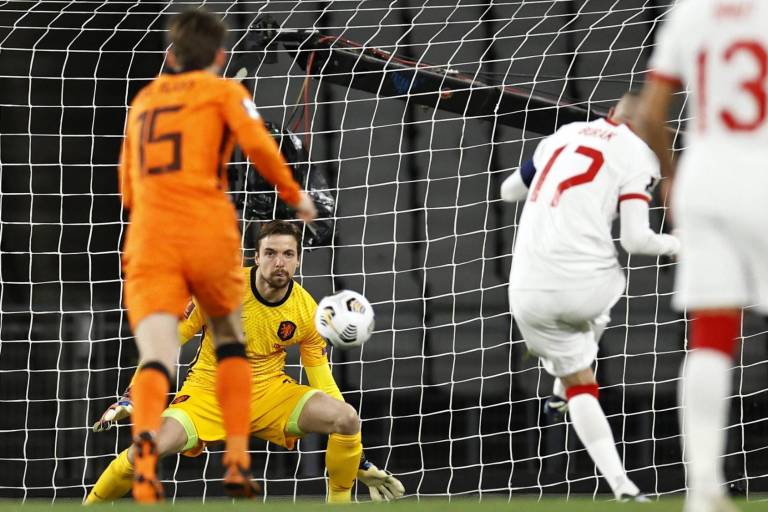 Turquía golea a Holanda en el arranque de las eliminatorias europeas rumbo a Qatar 2022