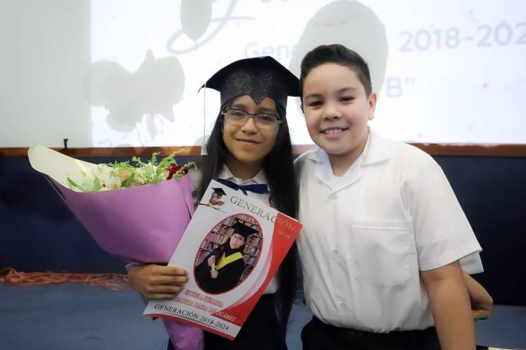 Con divertida piscinada celebra Gael Gaxiola Valdez su graduación
