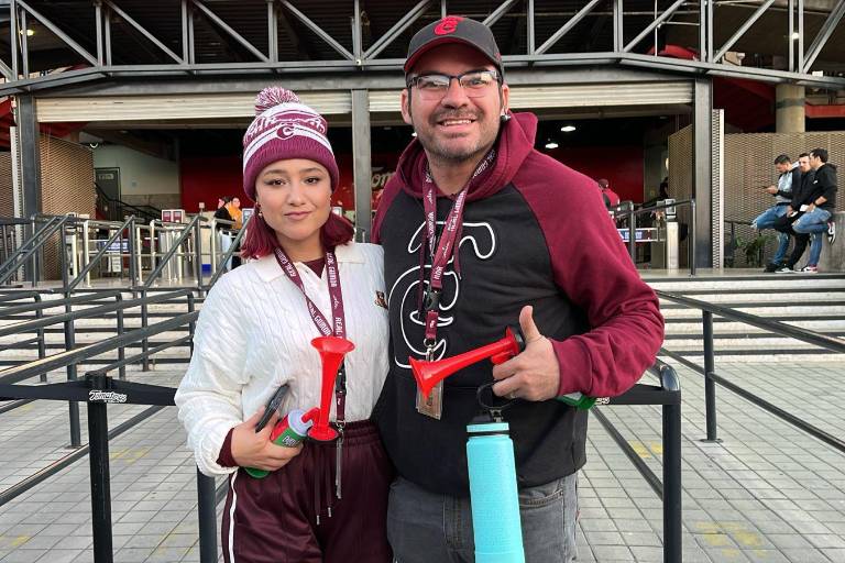 Disfruta la afición de una emocionante final de beisbol