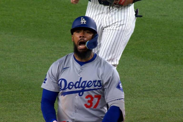 Doblete de Teoscar decide triunfo de Dodgers sobre Yanquis en la 11ma