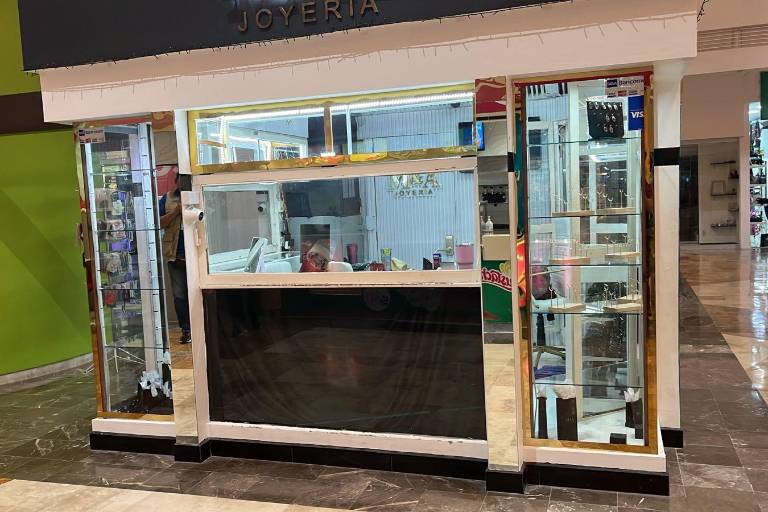 Asaltan joyería dentro de plaza comercial de la colonia La Campiña, en Culiacán