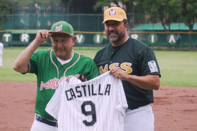 El Presidente presume victoria en juego de beisbol, a pesar de ‘cachirules’ del equipo adversario