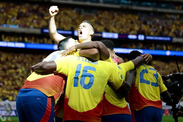 James Rodríguez impulsa triunfo de Colombia contra Paraguay en Copa América