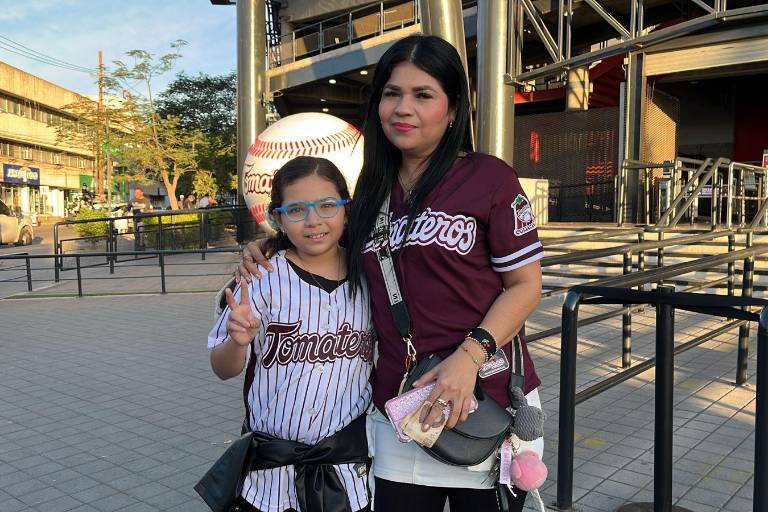Disfruta la afición de una emocionante final de beisbol