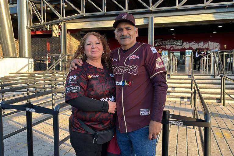 Disfruta la afición de una emocionante final de beisbol