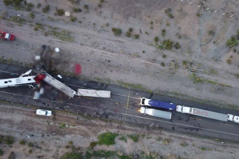 Al menos tres personas muertas y 12 heridas, las víctimas de Sinaloa en accidente ocurrido en Sonora