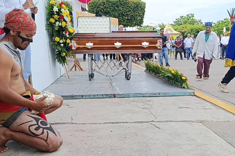 Despiden con ceremonia al profesor Saúl en Escuinapa
