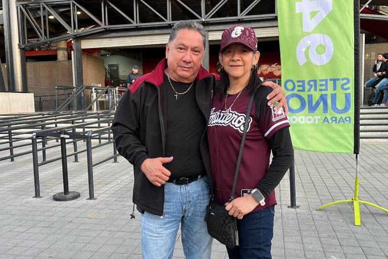 Disfruta la afición de una emocionante final de beisbol