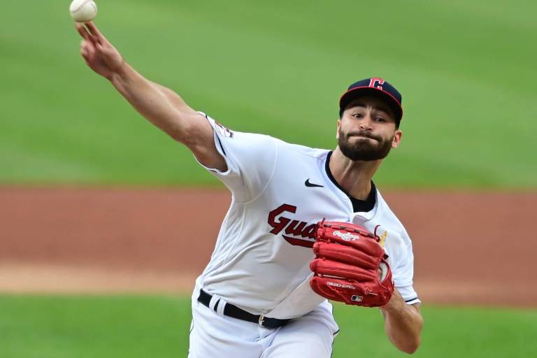 Yanquis adquiere a Cody Morris desde Guardianes por Estevan Florial