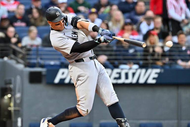 Ataque tempranero respalda buena salida de Rodón y Yanquis evita barrida en Cleveland