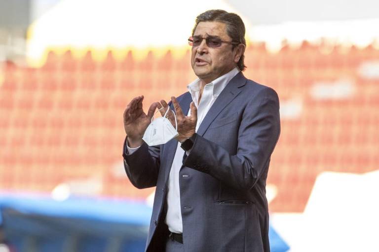 ‘El Flaco’ Tena, fuera del FC Juárez; es el primer DT cesado en el Guardianes 2021