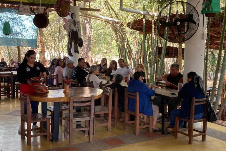 Registran restauranteros ventas menores al 20% en la zona rural de Mazatlán