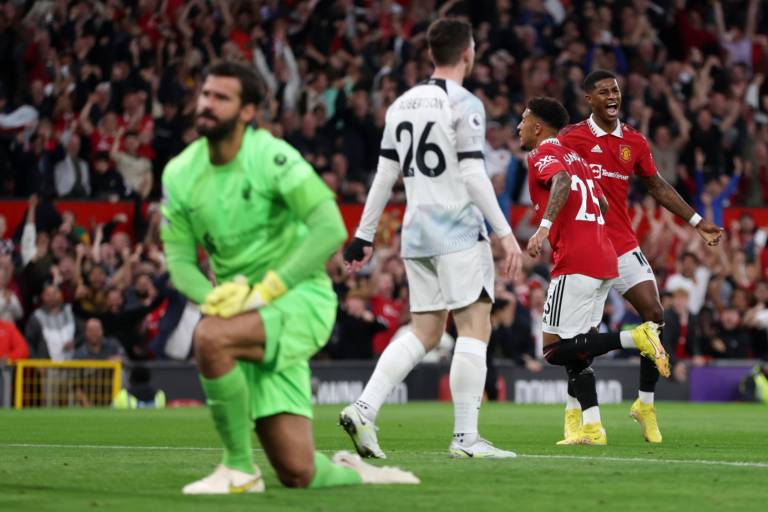 Manchester United recuperó la sonrisa con un gran triunfo contra Liverpool en el clásico