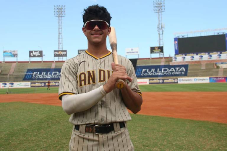 Ethan Salas, prospecto internacional número 1, firmó con los Padres