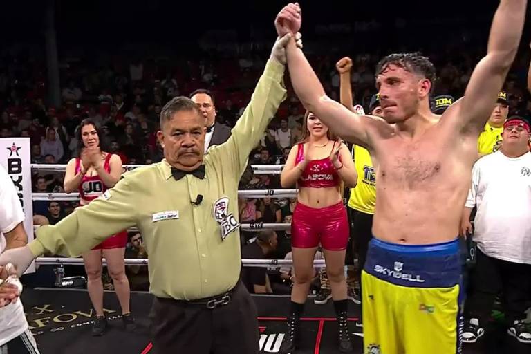 Omar Chávez logra triunfo en el Palenque de la Feria Ganadera de Culiacán