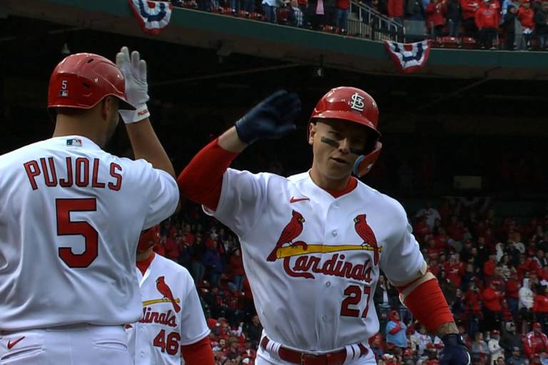 Cardenales truenan en regreso de Pujols