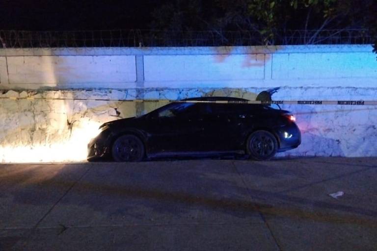 Localizan un auto en el perímetro exterior de la Novena Zona Militar, hay un herido