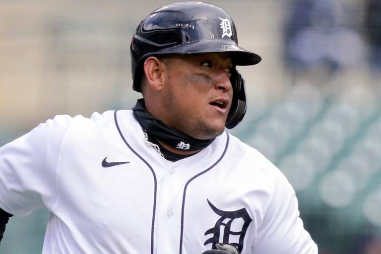Miguel Cabrera es inhabilitado por tirón en un bíceps