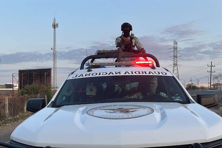 Guardia Nacional libera a una menor en Villa Juárez durante un despliegue de seguridad.