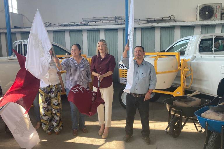 Ponen en marcha programa Maz Bachetón y entregan dos camionetas y equipo a la Jumapam