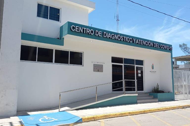 Médicos y familiares de enfermos de Covid-19 denuncian colapso en la atención en el ‘Hospitalito’ de Mazatlán