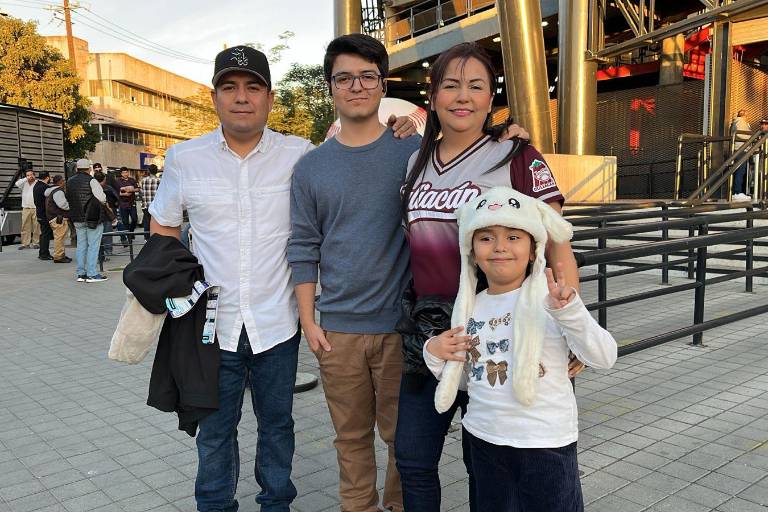 Disfruta la afición de una emocionante final de beisbol