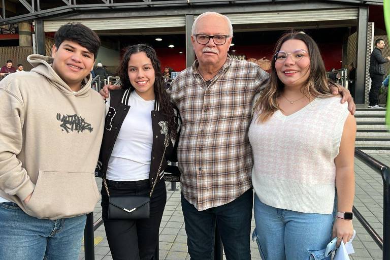 Disfruta la afición de una emocionante final de beisbol