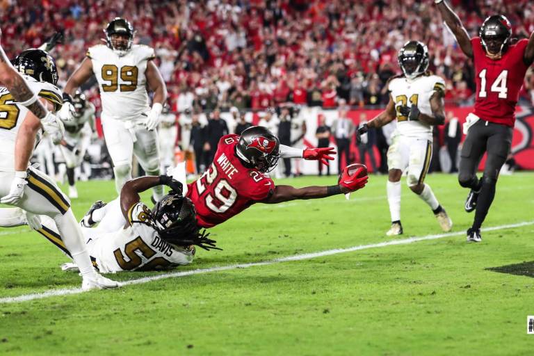 Tom Brady comanda remontada y logra otra hazaña en triunfo de los Buccaneers