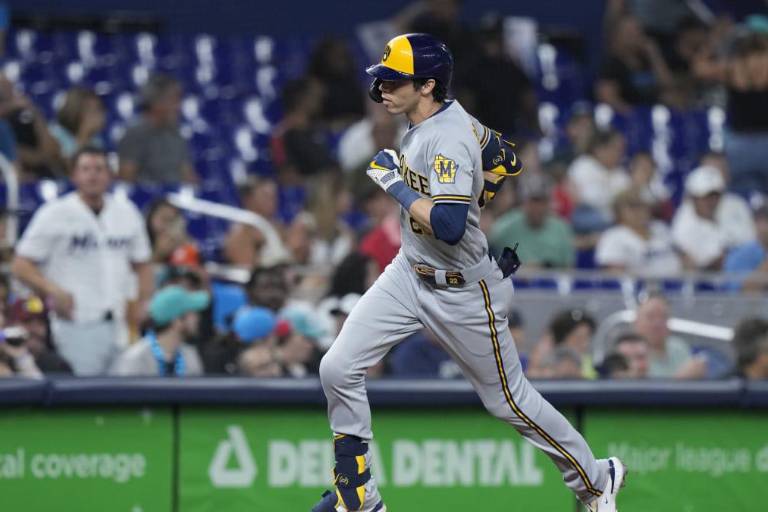 Cerveceros aplastan a Marlins y aseguran boleto a los playoffs