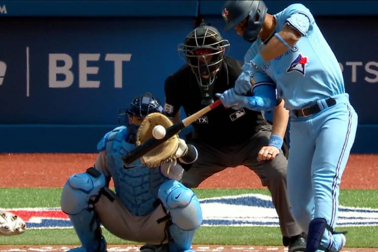 Azulejos de Toronto remonta contra Yanquis a base de poder