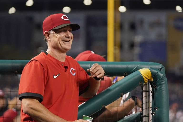 Rojos extienden contrato de su mánager David Bell hasta 2026