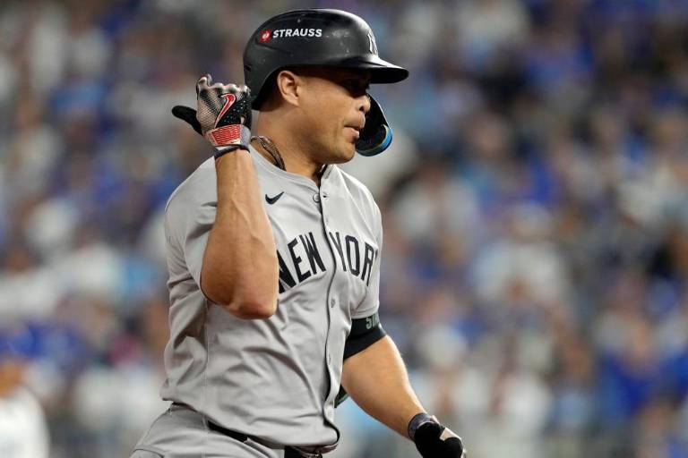 Yanquis se llevan el Juego 3 en Kansas City con tablazo decisivo de Stanton