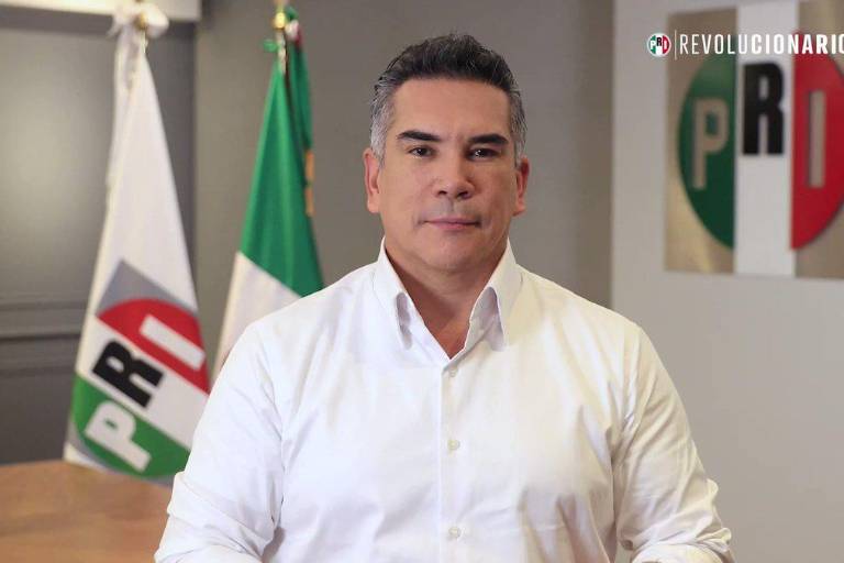 Triste, que PRI termine desfigurado y lejos de sus ideales, dice AMLO
