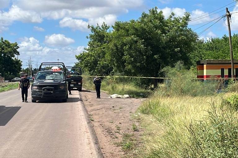 Identifican como José María, el hombre asesinado y envuelto en cobijas en la carretera en Culiacán
