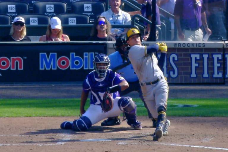 Luis Urías pega jonrón, pero no evita la caída de Cerveceros