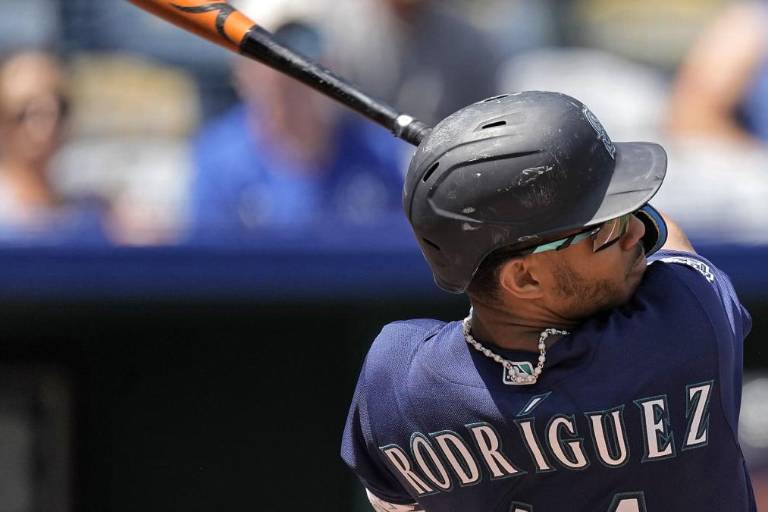 J-Rod brilla con 5 hits y Marineros le ganan serie a Reales